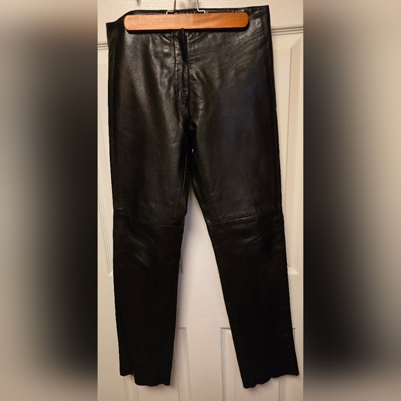 Danier Leather 3-piece Suit (jacket, skirt, pants). - Picture 5 of 7